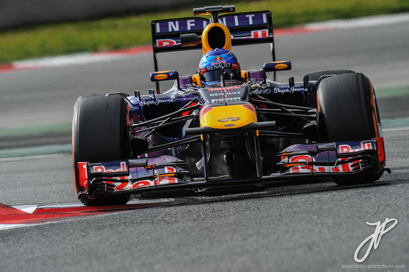 Illustration for article titled The Tense Beauty Of Formula One Practice In Barcelona